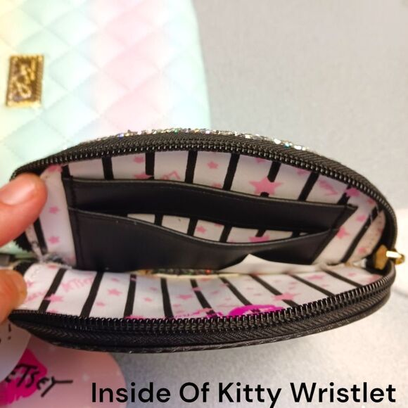 PRICE FIRM! NEW BETSEY JOHNSON 2FERONE BAG & WRISTLET. - Picture 6 of 9